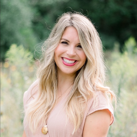 Meet your Posher, Ashley - Picture 1 of 1